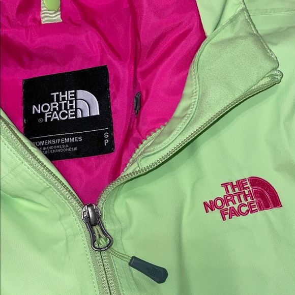 Women’s North Face Triclimate 3-in-1 Jacket - Picture 5 of 13